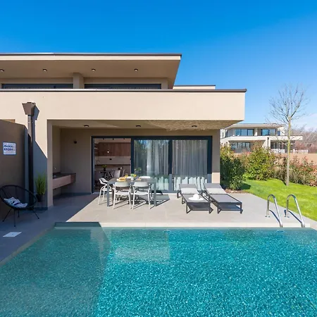 Querchus 7 With Private Pool * Novigrad (Istria)