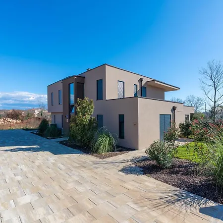 Querchus 7 With Private Pool Apartment *