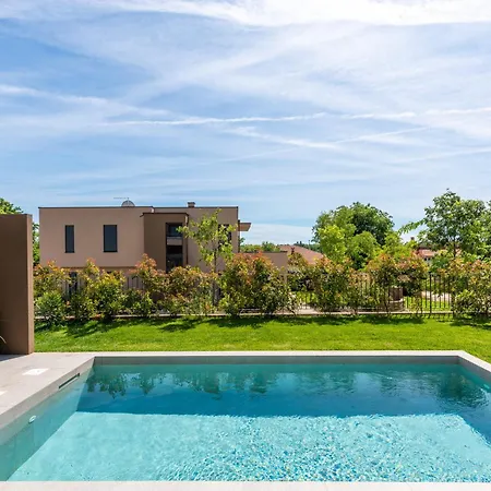 Apartman Querchus 7 With Private Pool