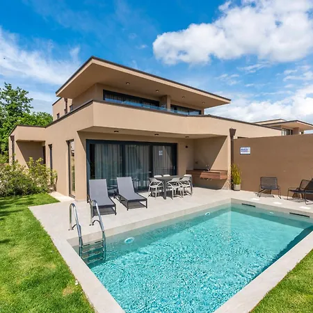 Apartment Querchus 7 With Private Pool