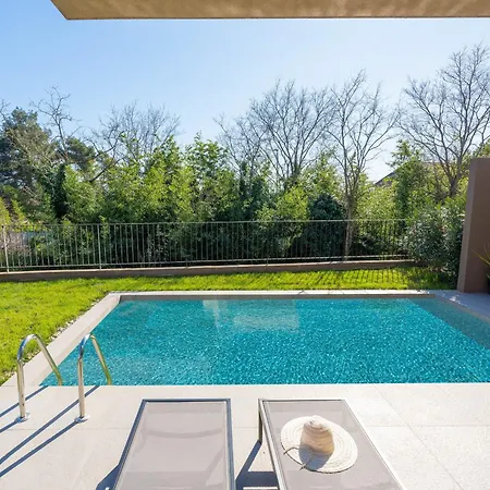 Querchus 7 With Private Pool Апартаменты
