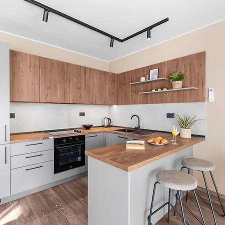Querchus 7 With Private Pool * Новиград