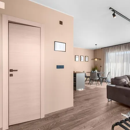 Querchus 7 With Private Pool Апартаменты Новиград